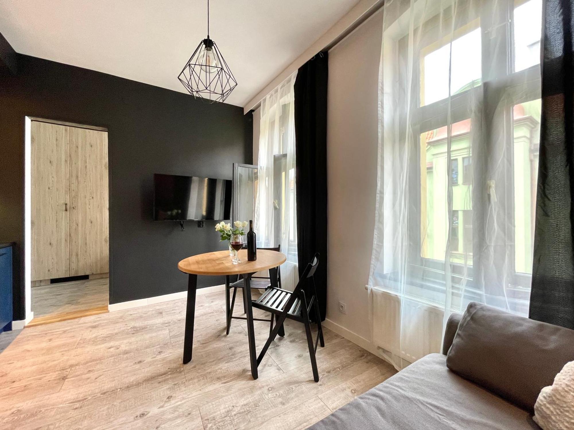 Copernicus Street Apartment - Broken Flowers And Twin Peaks Торунь Экстерьер фото