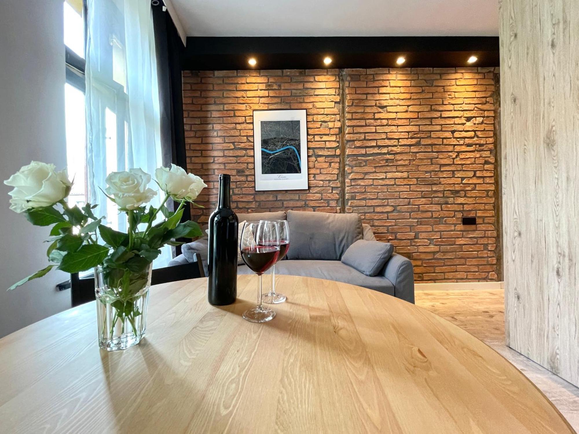 Copernicus Street Apartment - Broken Flowers And Twin Peaks Торунь Экстерьер фото